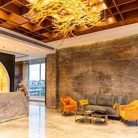 Clarion Hotel Epicure Dehradun İç mekan fotoğraf