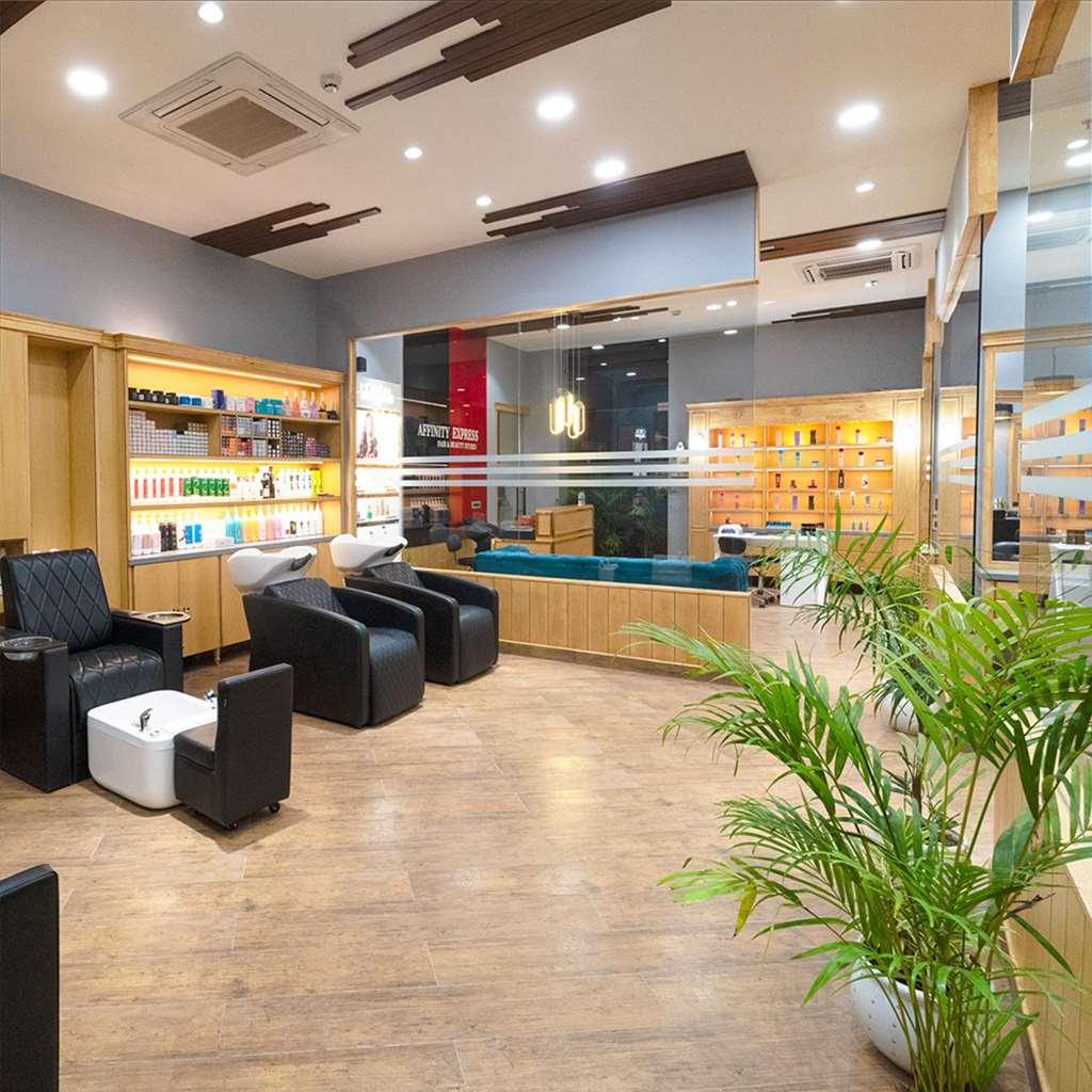 Clarion Hotel Epicure Dehradun İç mekan fotoğraf